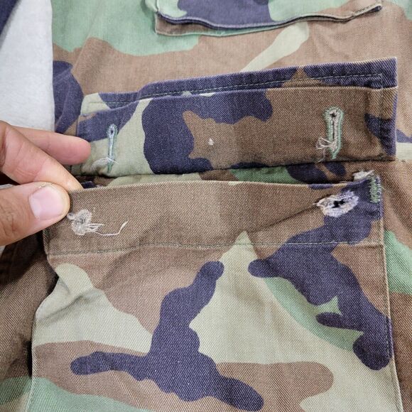 Military Shirt Mens Size Medium US Army Woodland Camo Winter Cold Y2k Gorpcore - Picture 13 of 16